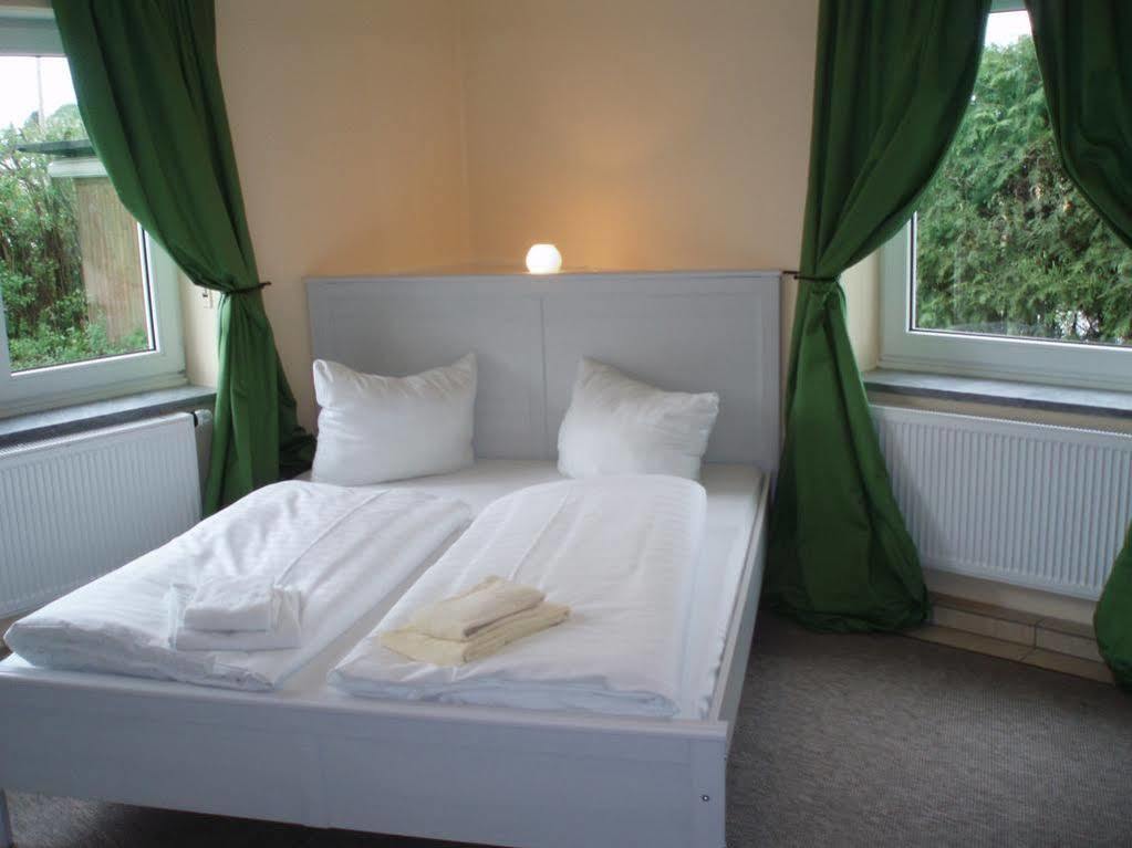 Airport Hostel Hallbergmoos Eksteriør billede